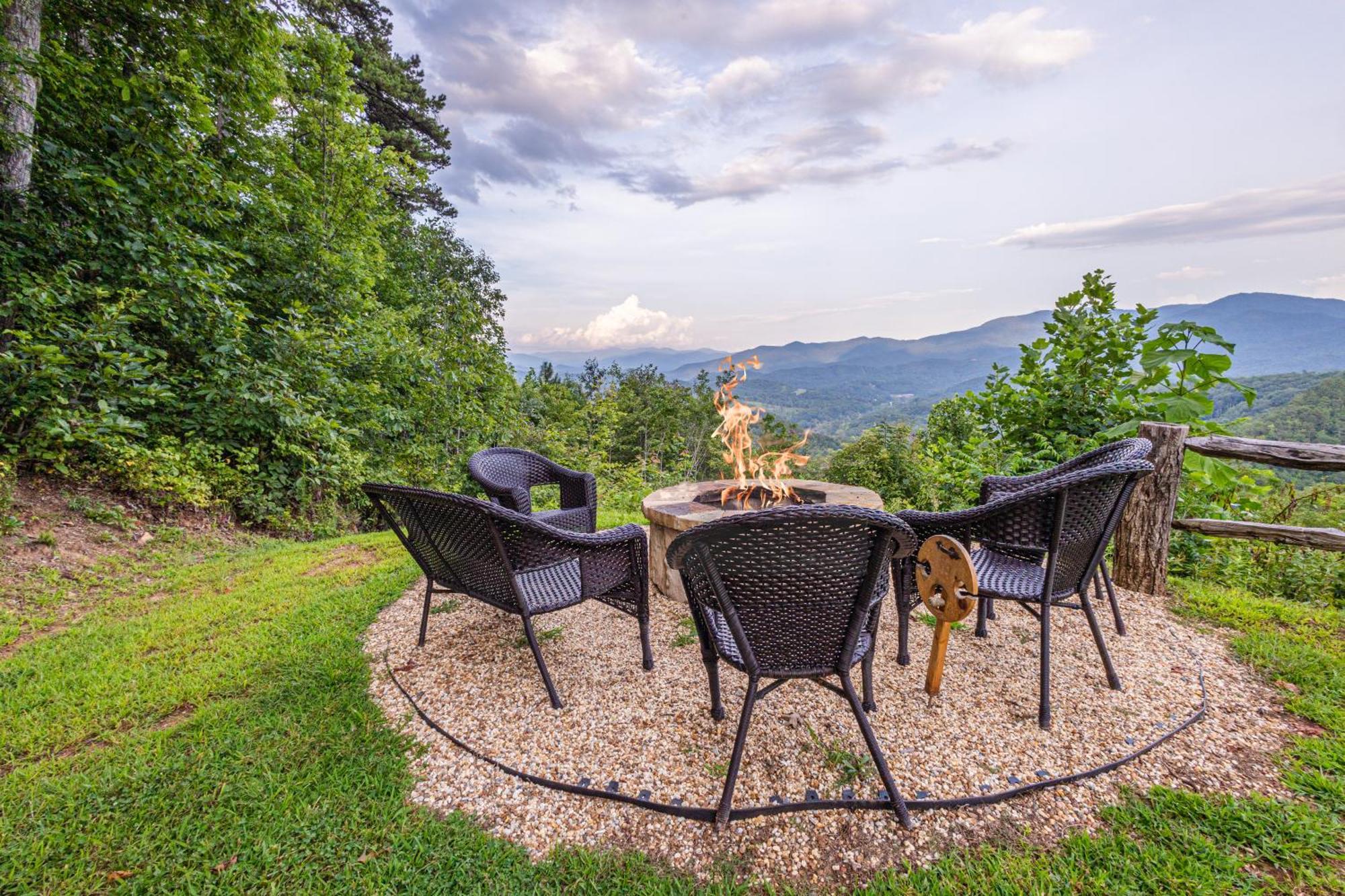 Stunning Mtn. Views! 4Br With All The Amenities! - Vista Vibes- Bryson City Exteriör bild
